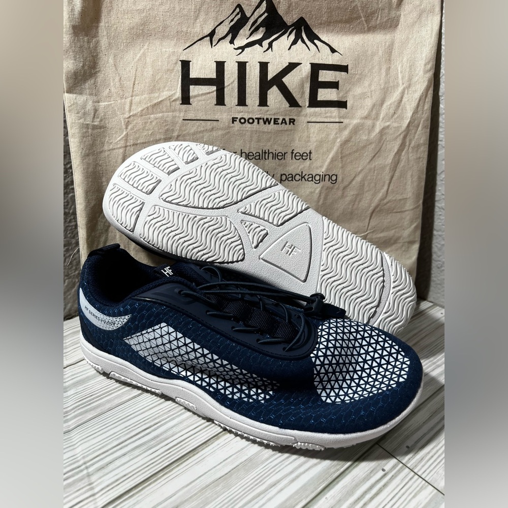 Hike Footwear Cloud Series Ergonomic Barefoot sneaker blue men’s size 7-7.5 NWOT